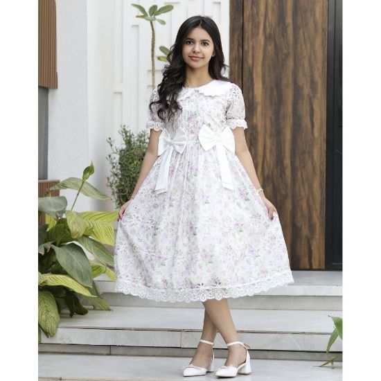 صورة فستان بناتي ورود زهرية بفيونكات خصر وأزرار مرصعة - M3735